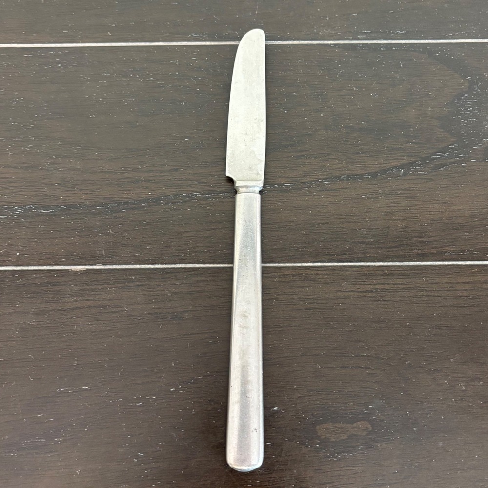 Vintage Silver Tone Dinner Knife Minimalist Rounded Handle Flatware 8.5" Heavy
